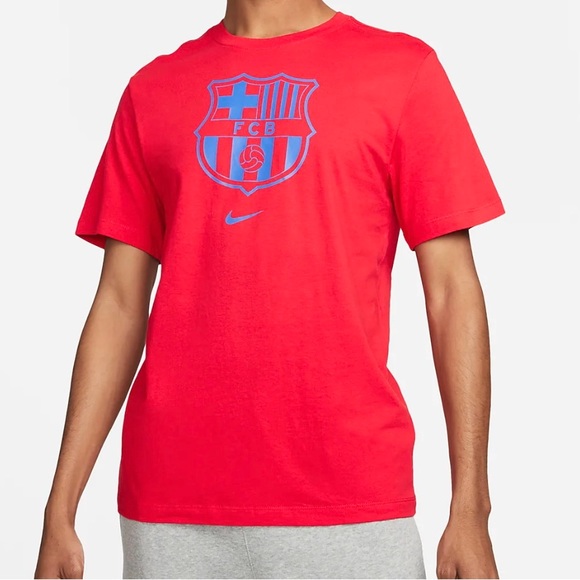 ⚽️🇪🇸NWT Large FC Barcelona Crest Men's Nike Soccer T-Shirt - Picture 2 of 3